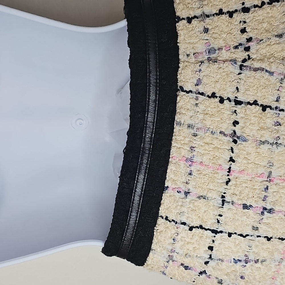Gucci Patterned Tweed Mini Skirt in White - Picture 7 of 12